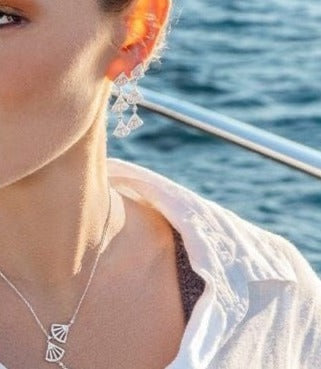 Short shell earrings -LUXE