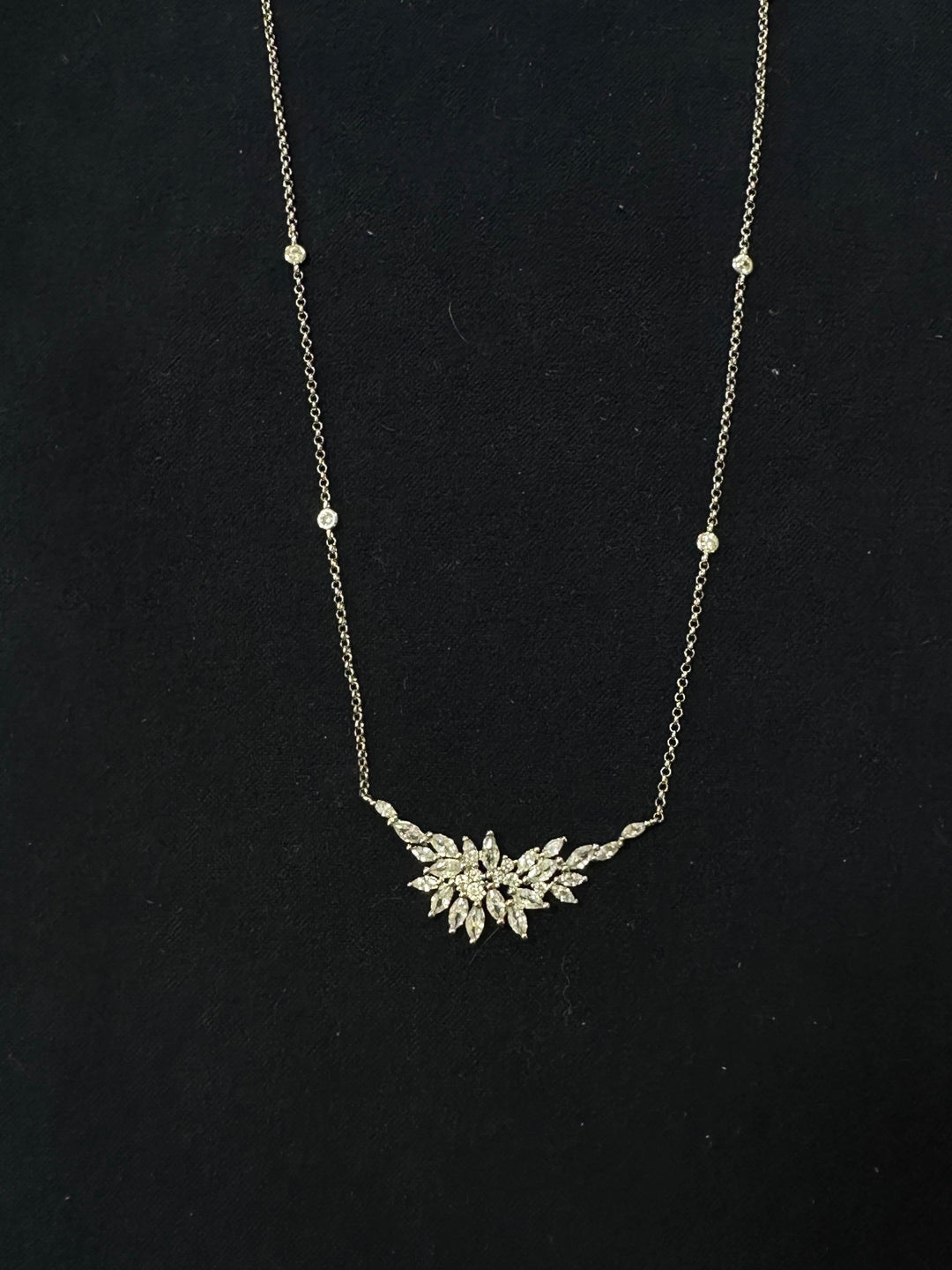 Petal necklace -LUXE