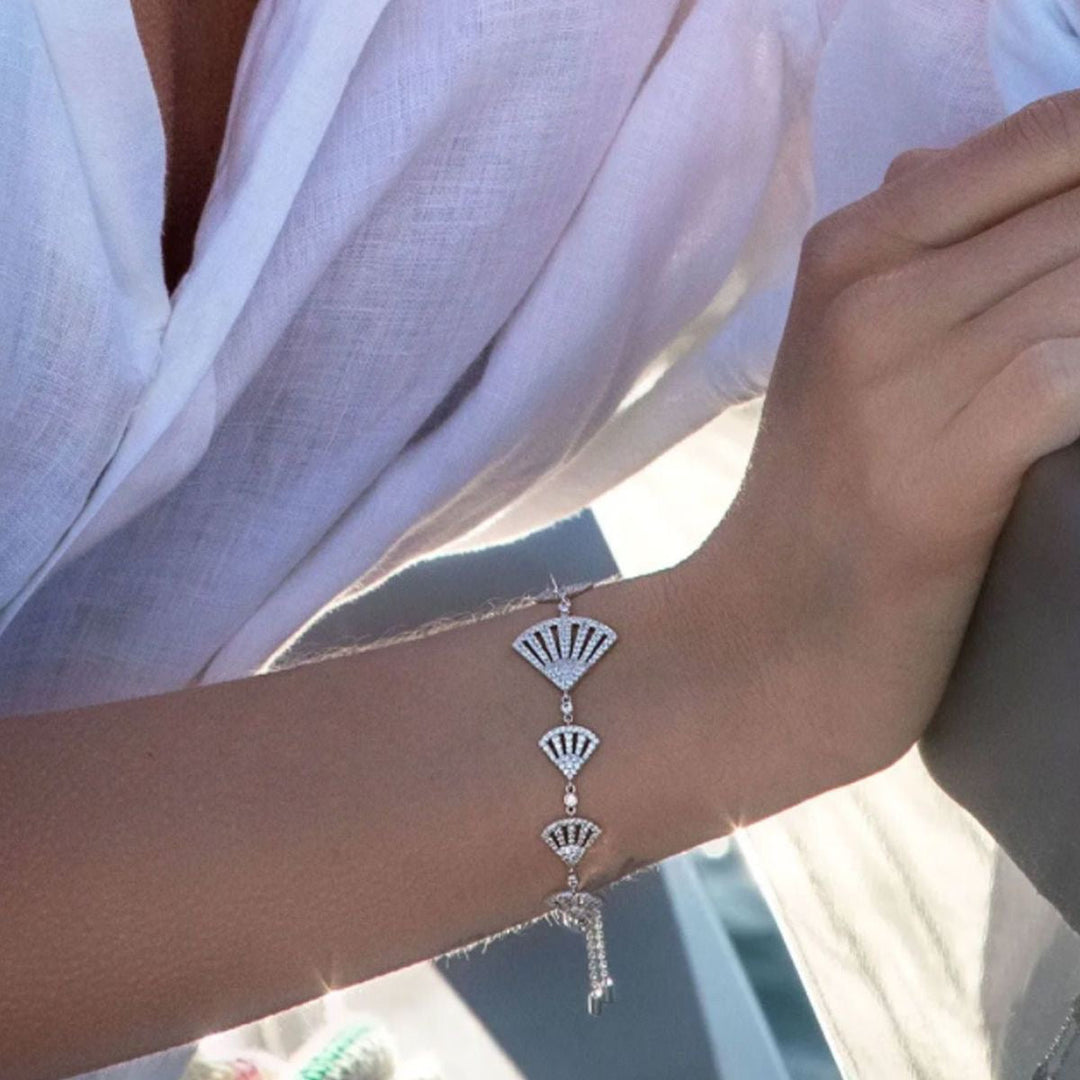 Shell bracelet -LUXE