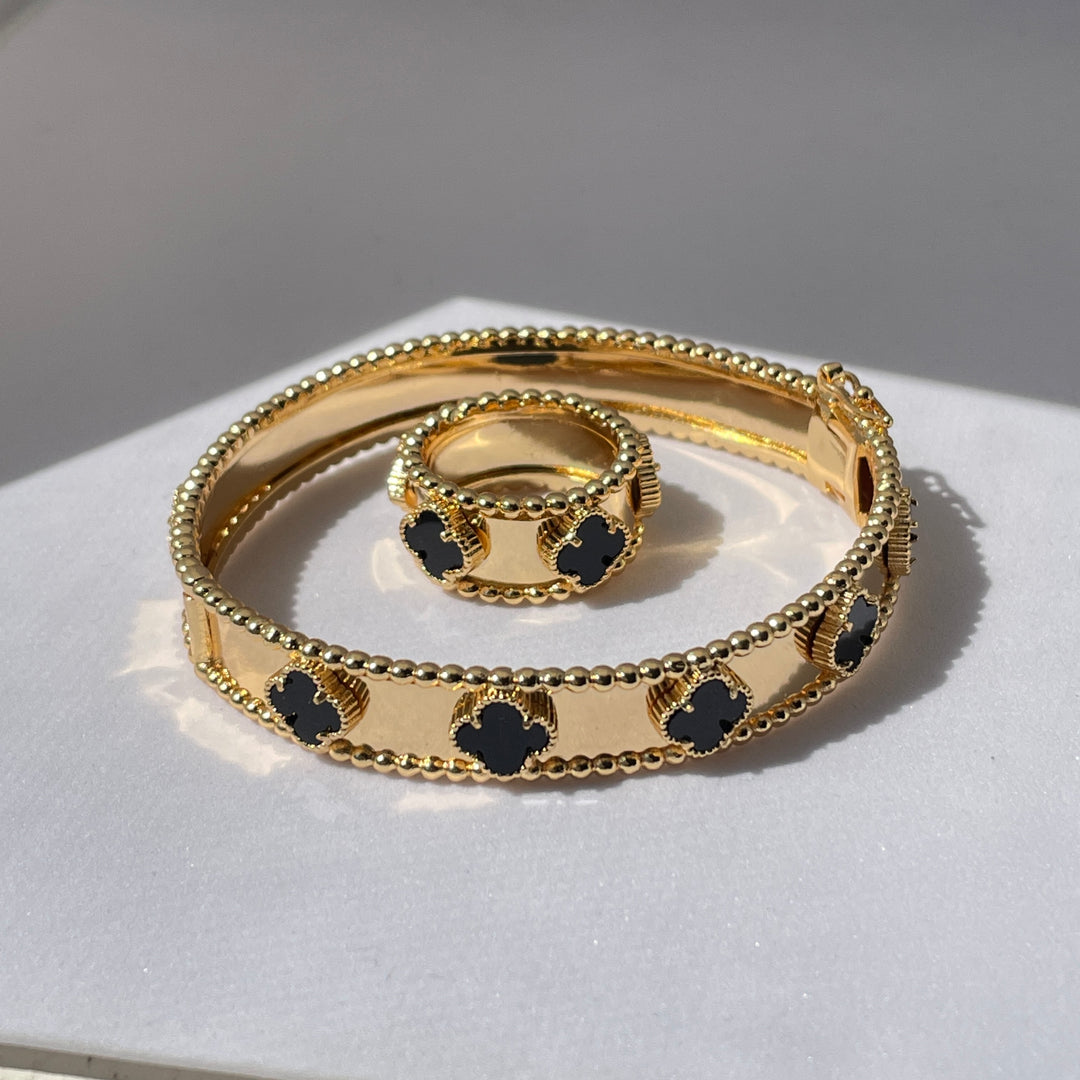 Black clover bangle set ( bangle + ring )