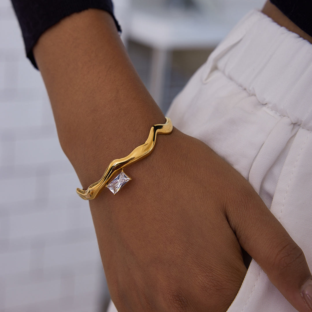 Gemma wave bangle