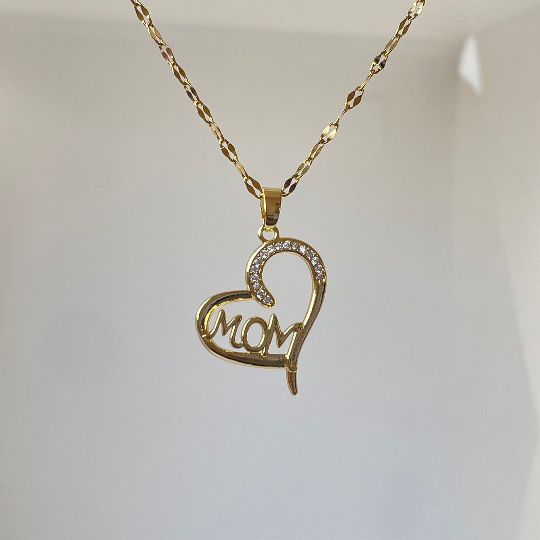 “MOM” heart necklace