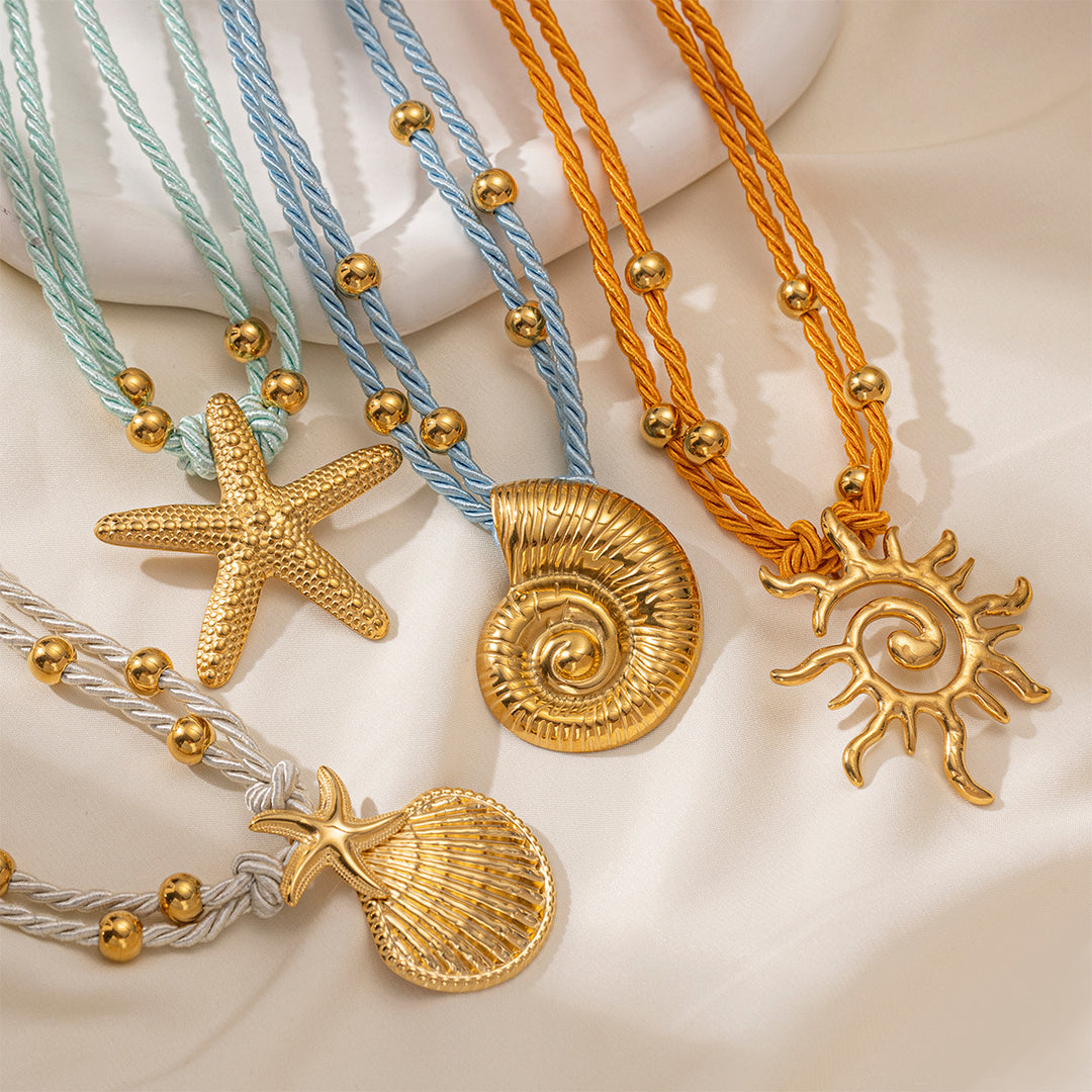 Beige starfish & seashell rope necklace