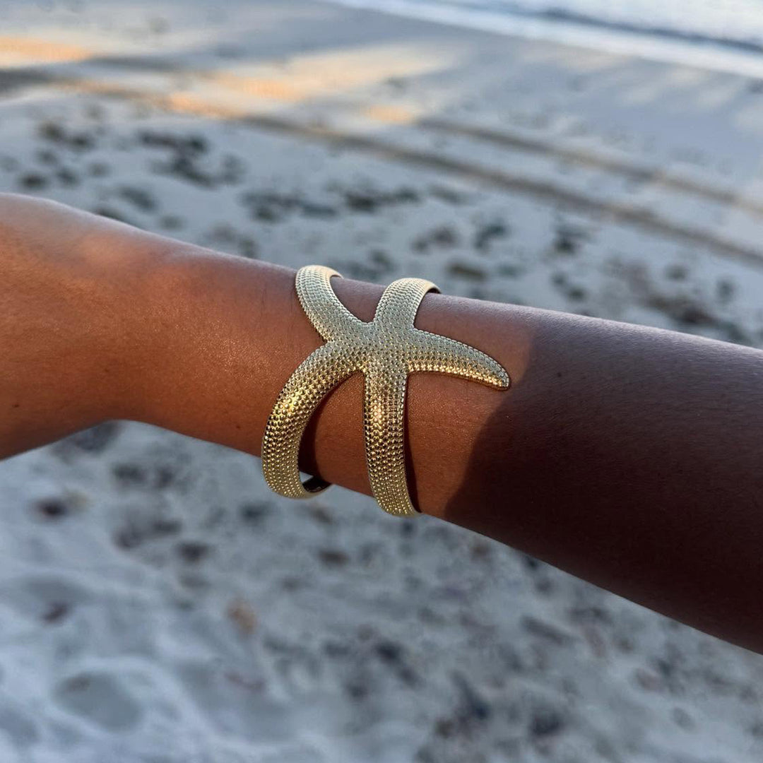 Starfish armcuff in gold