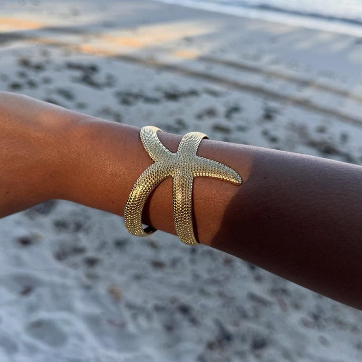 Starfish armcuff in gold