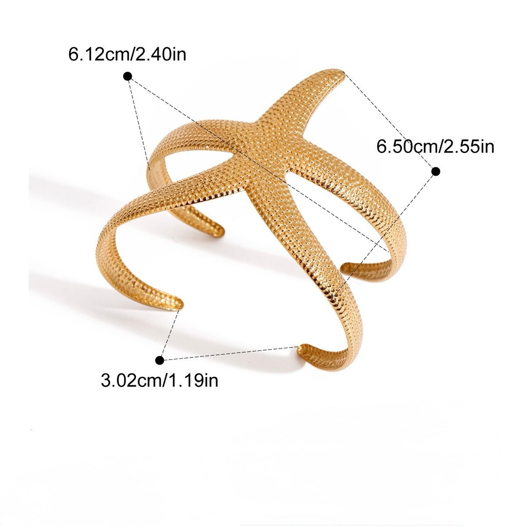 Starfish armcuff in gold