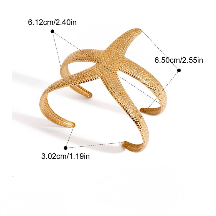 Starfish armcuff in gold