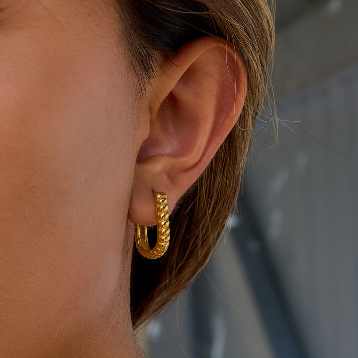 U shape twisted hoop earrings