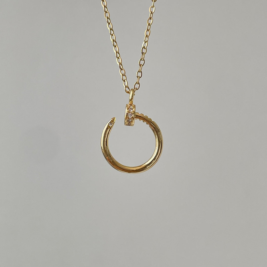 Le clou necklace