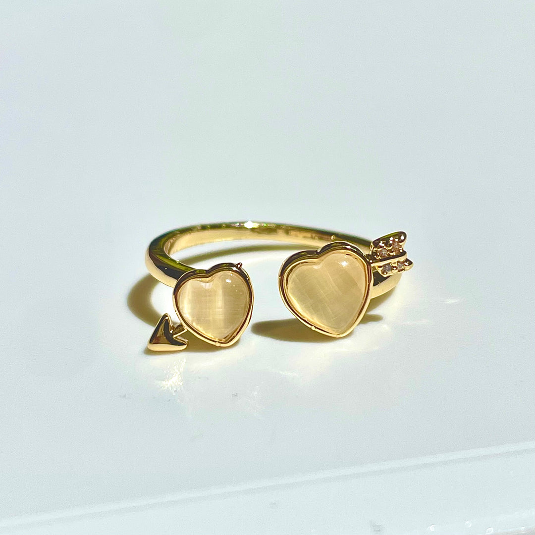 Arrow heart cateye ring -cream