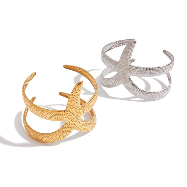 Starfish armcuff in gold