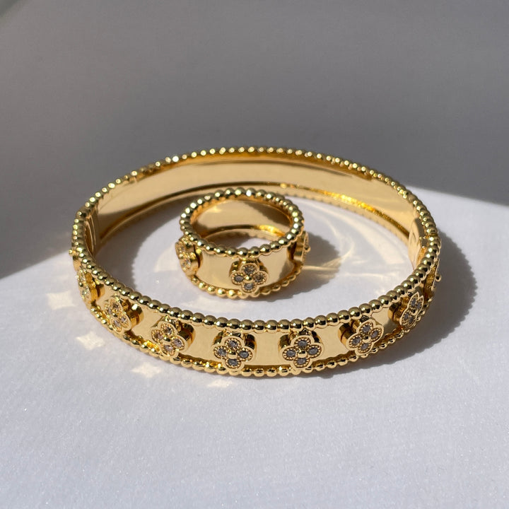 Van cleef bangle set ( bangle + ring )