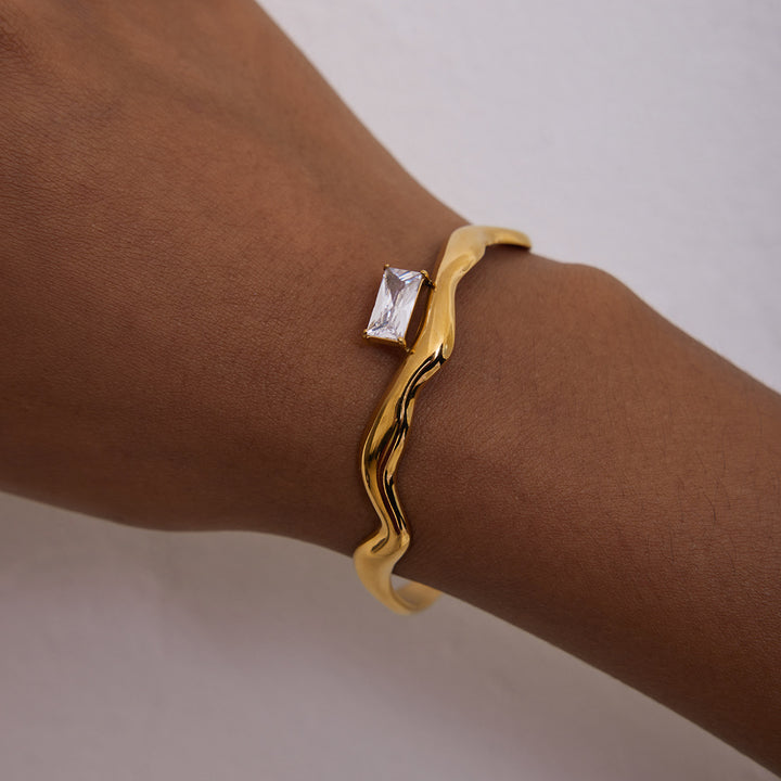 Gemma wave bangle