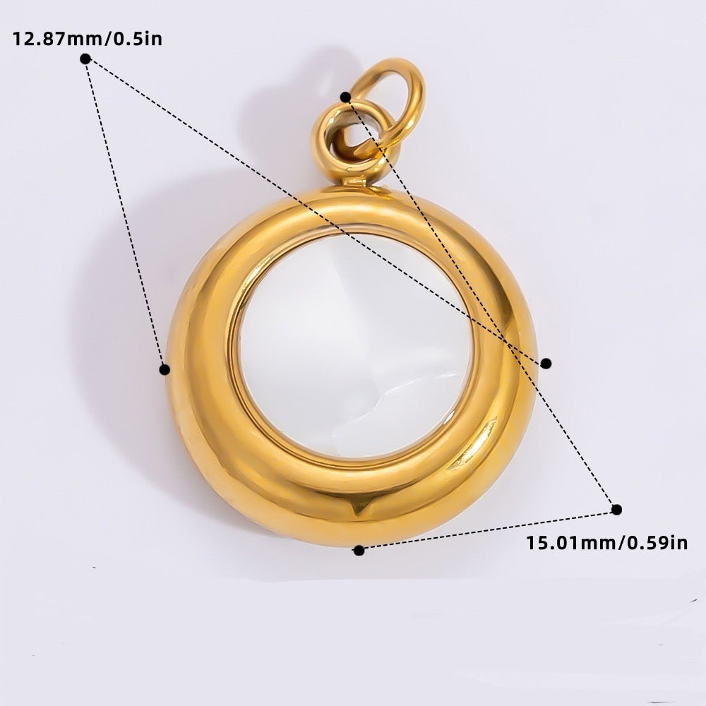 Round shell charm