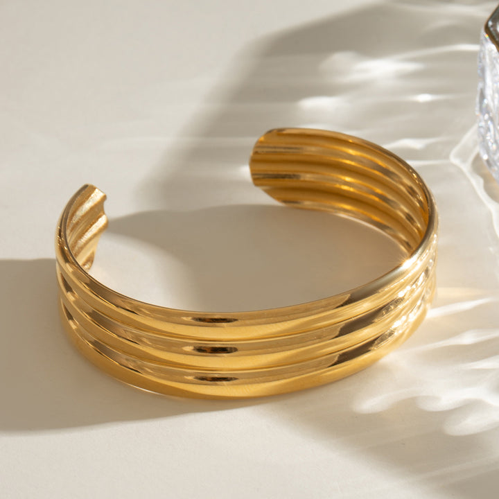 Triple bubble bangle