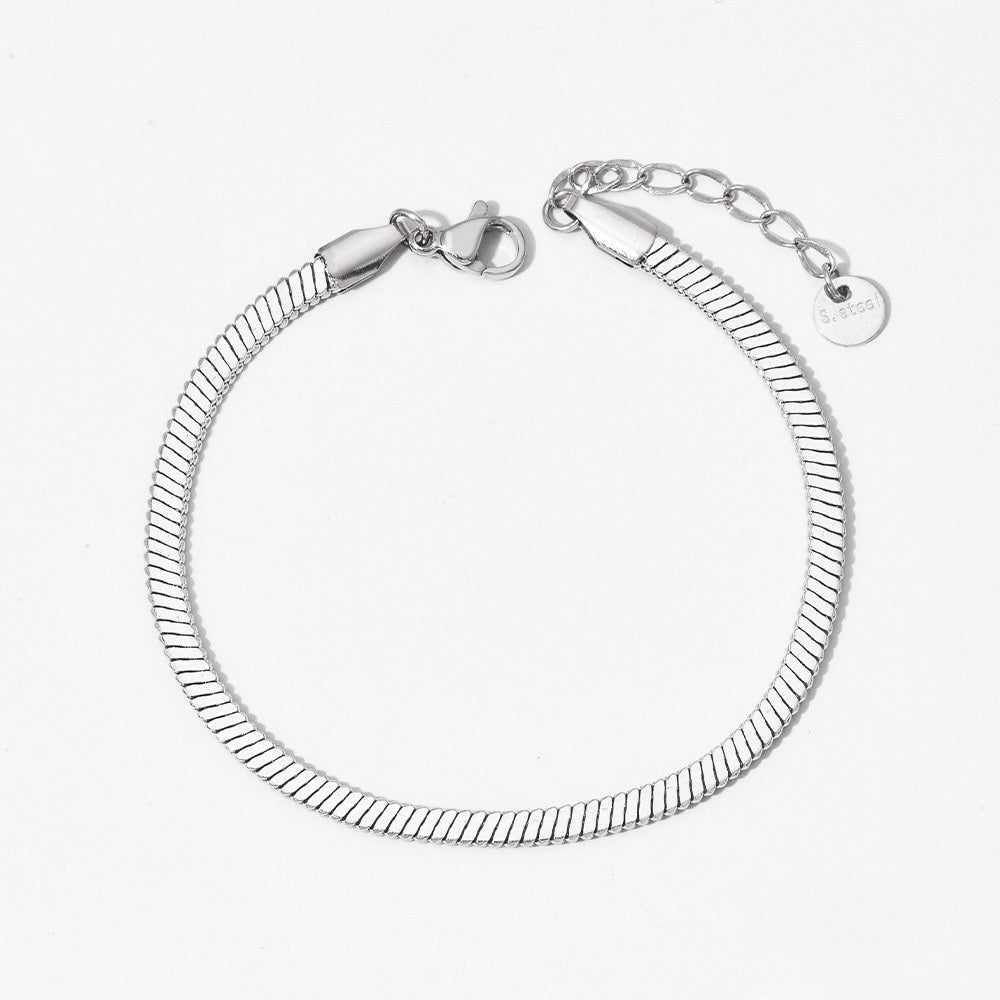Thin herringbone bracelet silver