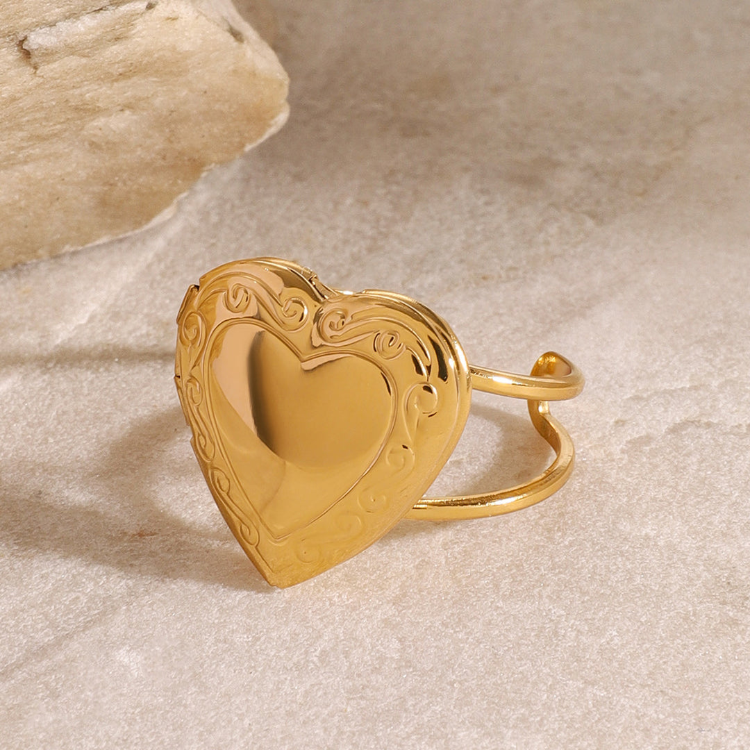 Locket heart ring