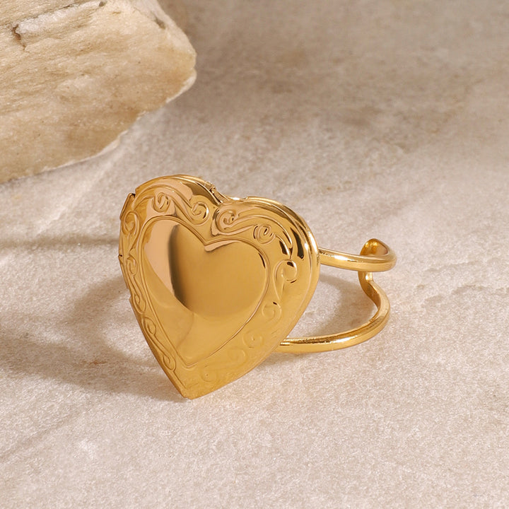 Locket heart ring