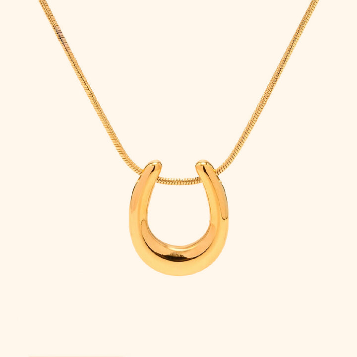 Bold horseshoe necklace