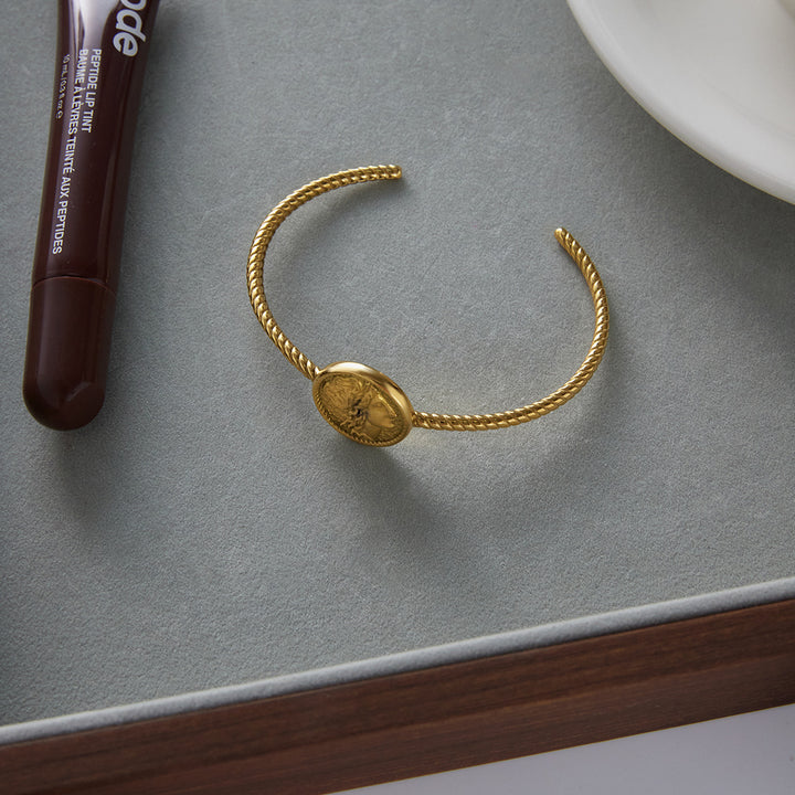 Lira bangle