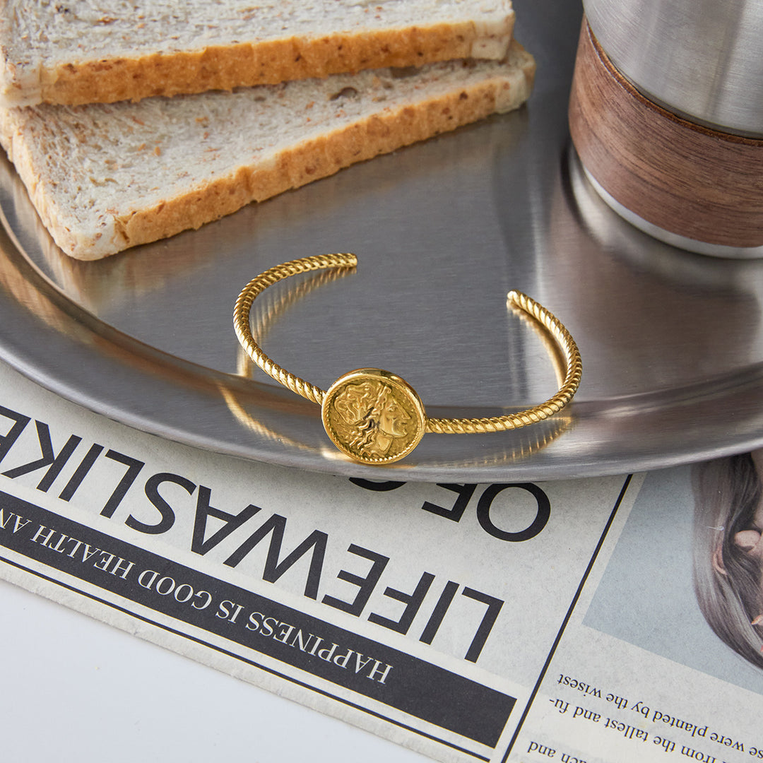 Lira bangle