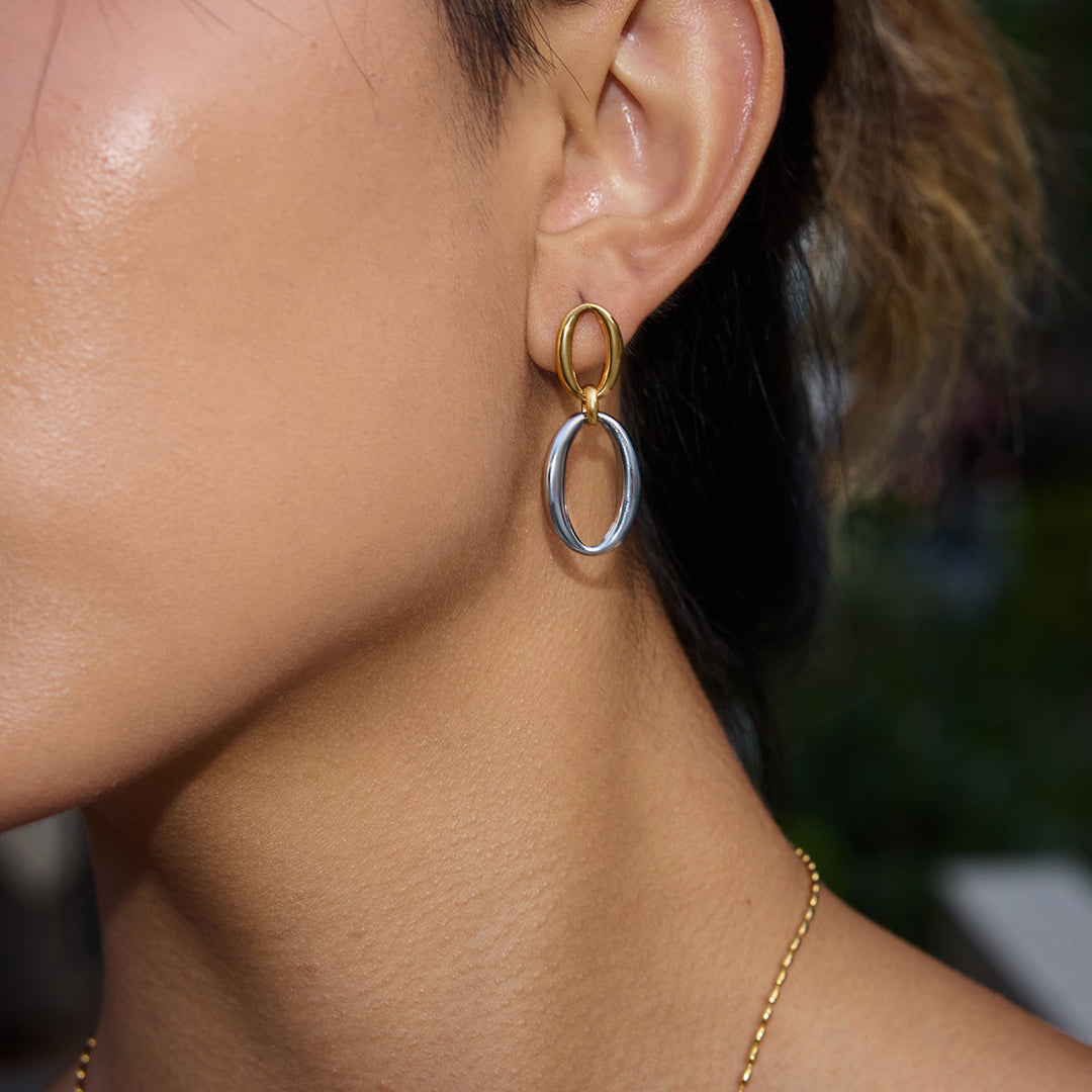 Oval link toned earrings