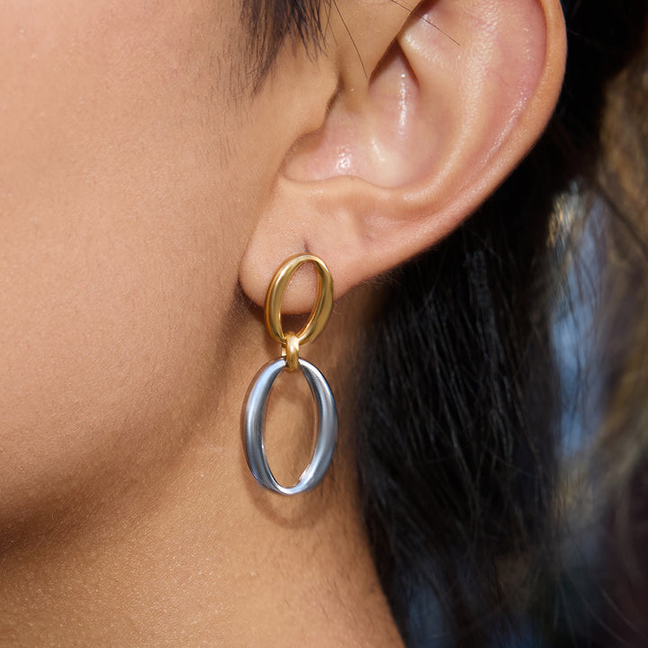 Oval link toned earrings