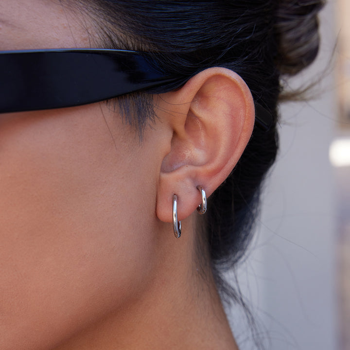 Basic dainty hoops 1 pair ( 2 pcs )