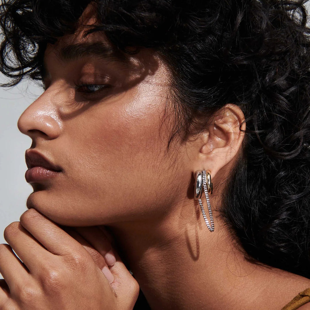 Chain drop hoop earrings toned