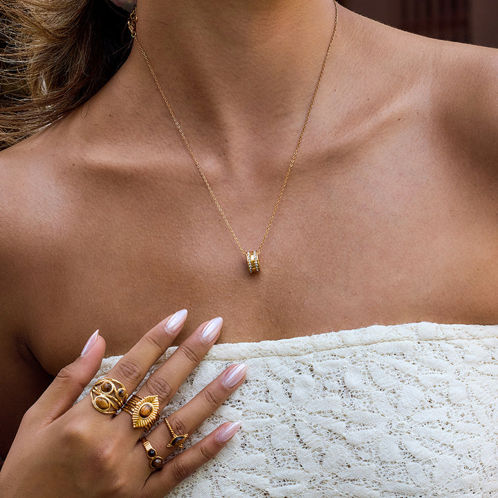 Ring pendant necklace