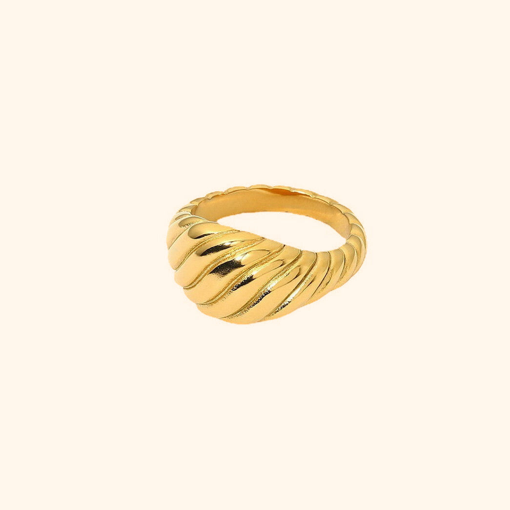 Croissant ring