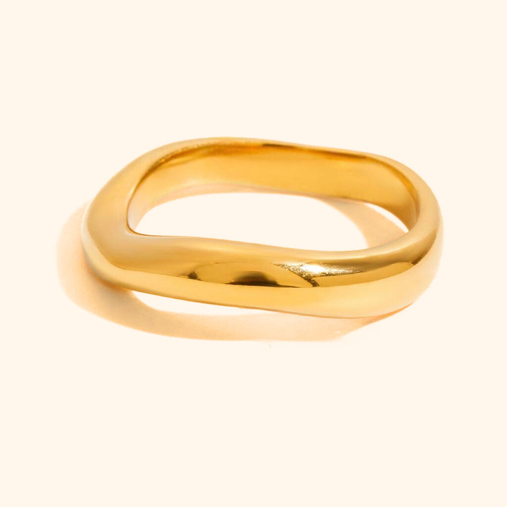 Dainty wave ring