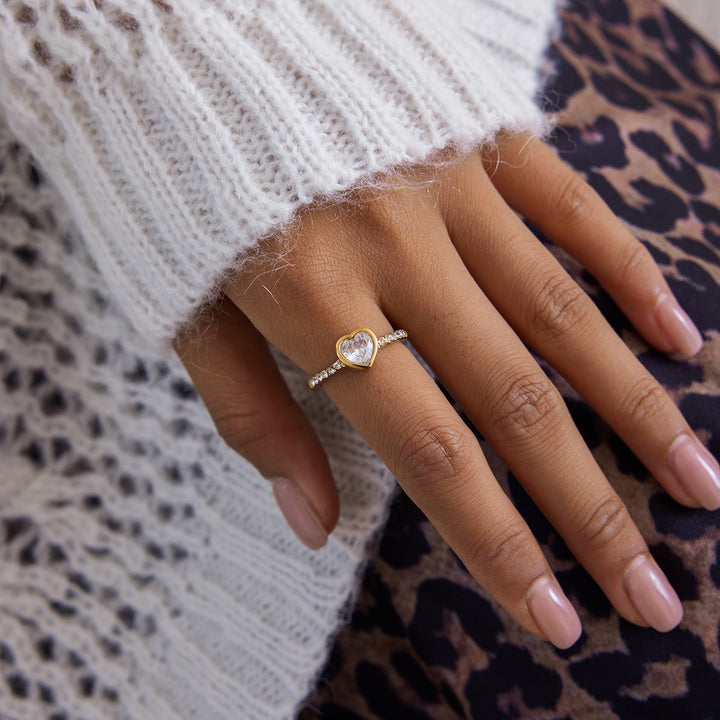 Amore ring