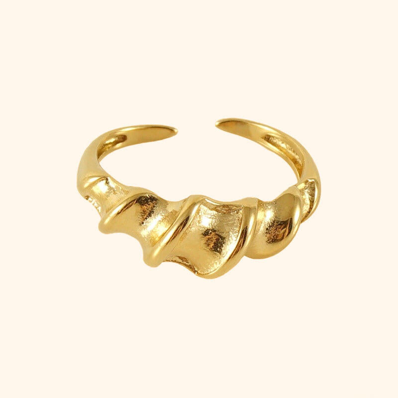 Twisted ring