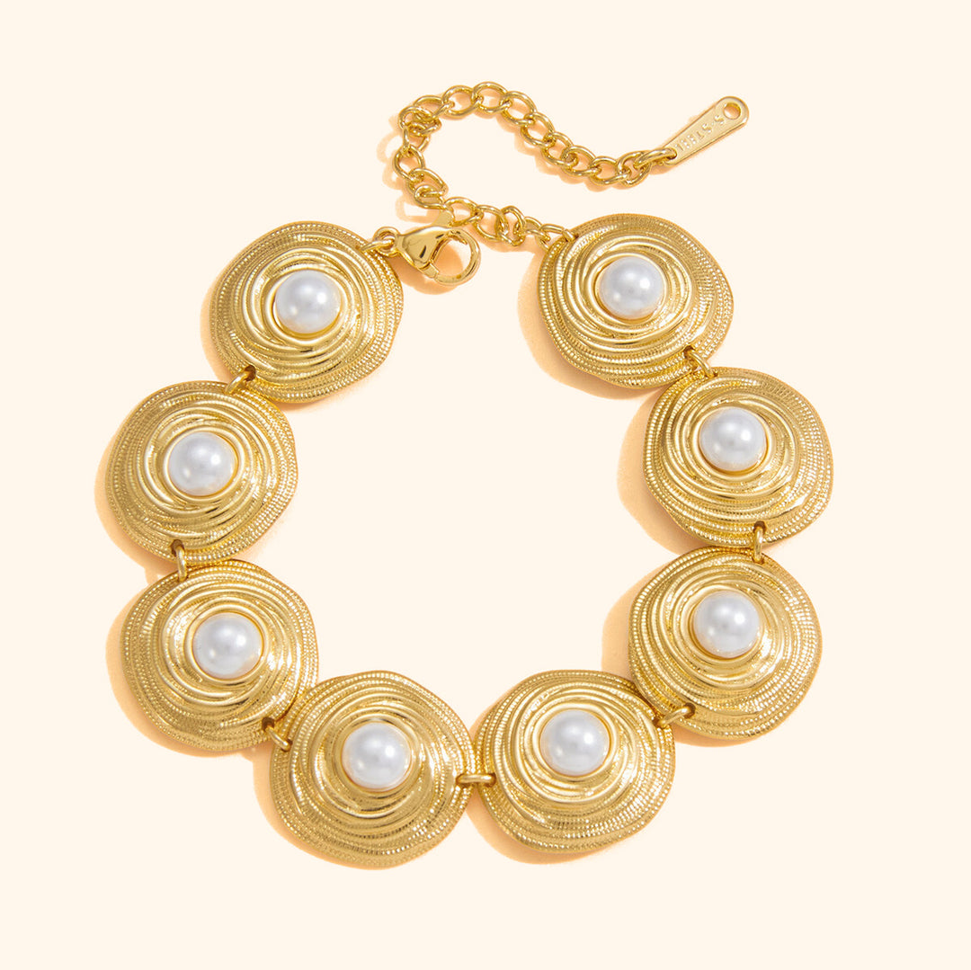 Chunky pearl shell bacelet