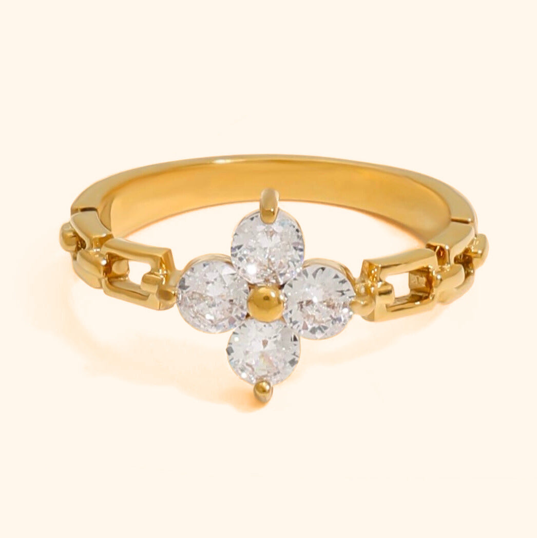 Lucky flower chain ring