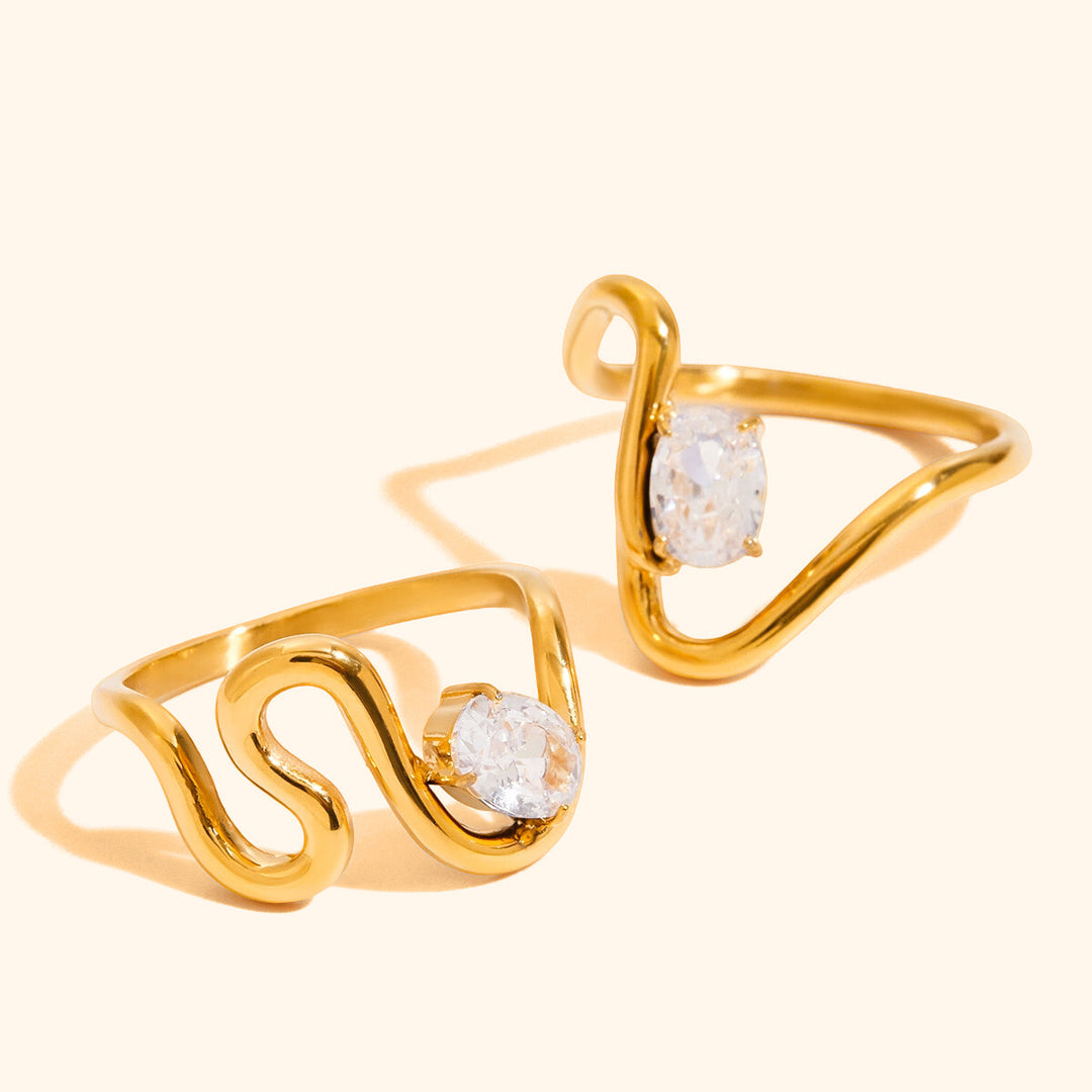 Wavy oval ring
