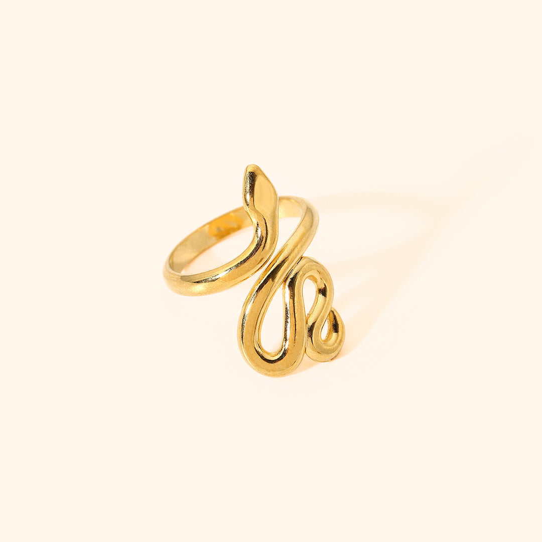 Zigzag snake ring