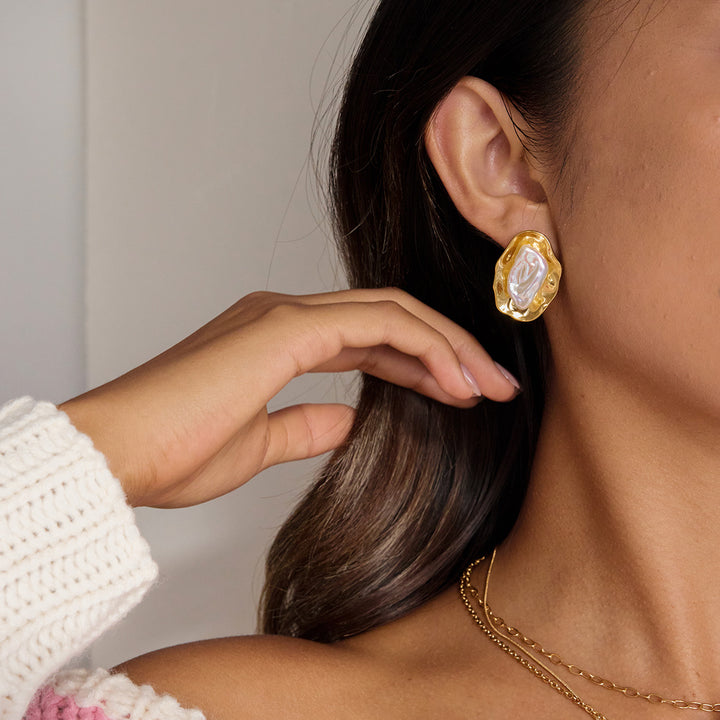 Golden white textured earrings