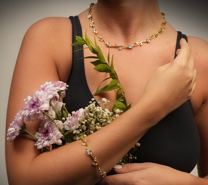 White tulip bracelet - gold